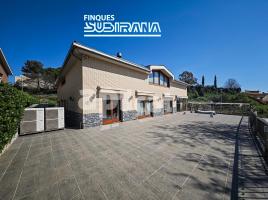 Houses (detached house), 536.00 m², near bus and train