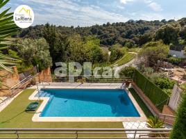 Houses (detached house), 236.00 m², near bus and train