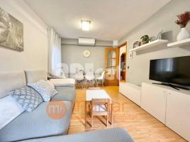 Pis, 72.00 m², 附近的公共汽車和火車, Calle de Guipúscoa
