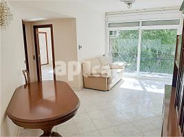Piso, 92.00 m², cerca de bus y tren