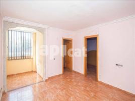 Pis, 61.00 m², prop de bus i tren