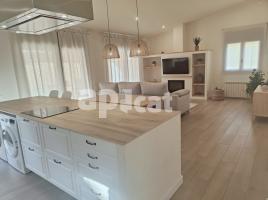 Houses (villa / tower), 199.00 m², almost new