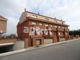  (unifamiliar adossada), 299 m², Zona