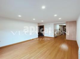 Pis, 63.00 m², fast neu
