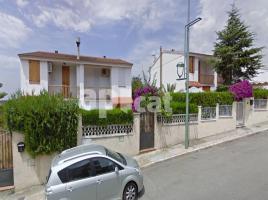  (unifamiliar aïllada), 106.00 m², حافلة قرب والقطار