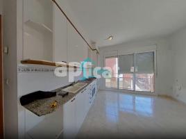 Pis, 62.00 m², حافلة قرب والقطار