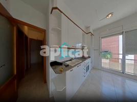 Pis, 62.00 m², حافلة قرب والقطار