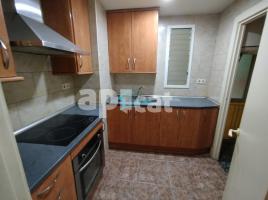 Pis, 63.00 m², حافلة قرب والقطار
