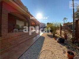 Houses (terraced house), 689 m², Zona