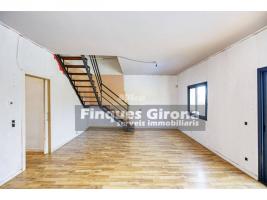 Unifamiliar adossada, 197.00 m², seminou