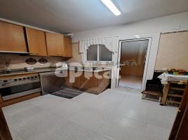 Pis, 85.00 m², près de bus et de train, Les roquetes