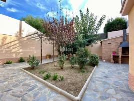 Unifamiliar aïllada, 140.00 m²