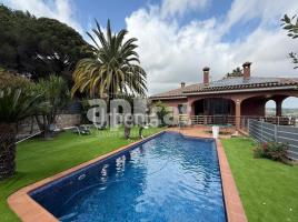 Houses (detached house), 515 m², almost new, Zona