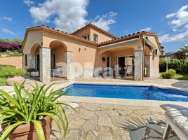 Houses (villa / tower), 186.00 m², almost new, Avenida Mas Santet