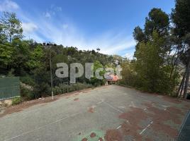 , 1681.00 m²