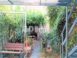 Casa (unifamiliar aislada), 293.00 m², cerca de bus y tren