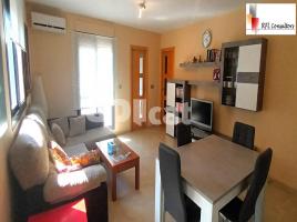 Apartament, 90.78 m², 附近的公共汽車和火車, 九成新