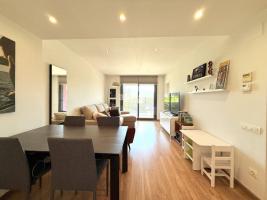 Pis, 173.00 m², fast neu