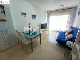 квартира, 56.00 m², pядом автобусный и железнодорожный, почти новый