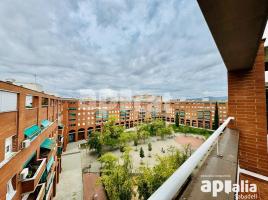 Piso, 83.00 m², cerca de bus y tren, Avenida Matadepera