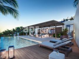  (xalet / torre), 740.00 m², neu