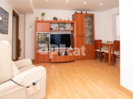 Pis, 57.00 m², près de bus et de train