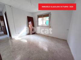 Pis, 54.00 m², prop de bus i tren