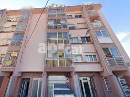 Piso, 74.00 m², cerca de bus y tren