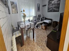 Pis, 90.00 m², près de bus et de train, CA RULL