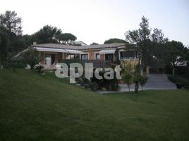 Houses (villa / tower), 590.00 m², 7 bedrooms, near bus and train, almost new