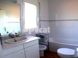 Houses (terraced house), 100.00 m², 4 bedrooms, near bus and train, Calle LES PENYES