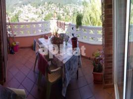 Houses (villa / tower), 312.00 m², near bus and train, almost new