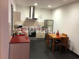 Flat, 72.00 m², close to bus and metro