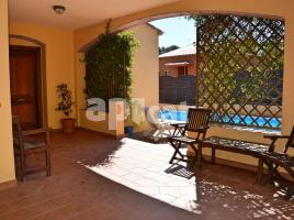 Houses (detached house), 832.00 m², near bus and train, almost new, Calle de Carles Riba