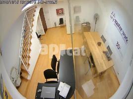 Office, 111.00 m², near bus and train