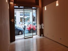For rent business premises, 80.00 m², near bus and train, Calle Caamaño