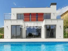 New home - Houses in, 356.00 m², new