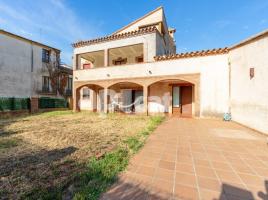 Houses (country house), 303.00 m², almost new