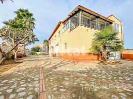Houses (villa / tower), 304.00 m², Calle Ral