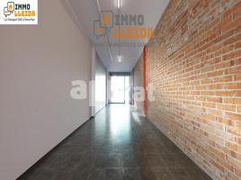 For rent business premises, 145.00 m², near bus and train, new, Avenida de Miquel Batllori