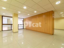 Office, 302.00 m², near bus and train