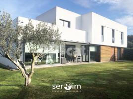 Houses (detached house), 270.00 m², almost new