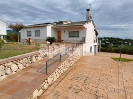 Houses (villa / tower), 268.00 m², almost new