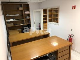 For rent office, 150.00 m², close to bus and metro, Plaza de Lesseps