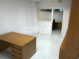 For rent office, 150.00 m², close to bus and metro, Plaza de Lesseps